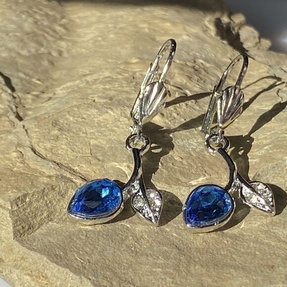 ❤️ Silver Blue Berry Drop Earrings - Picture 2 of 13